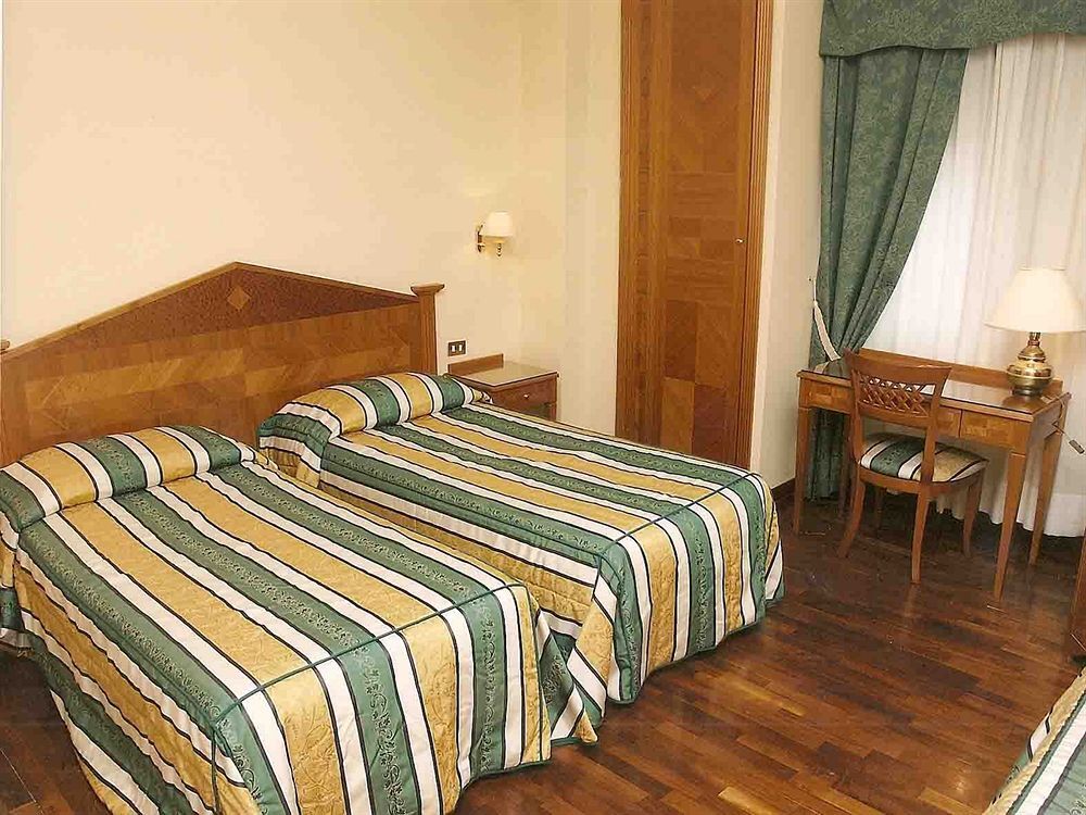 Hotel City Caserta — 4-Star Luxury Hotel in Capodrise, Italy