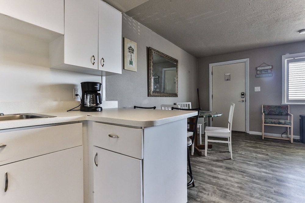 Coastal Waters Inn - photo 69