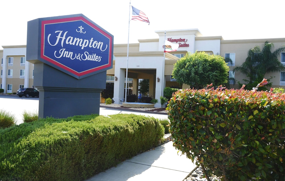Hampton Inn & Suites Red Bluff - photo 13