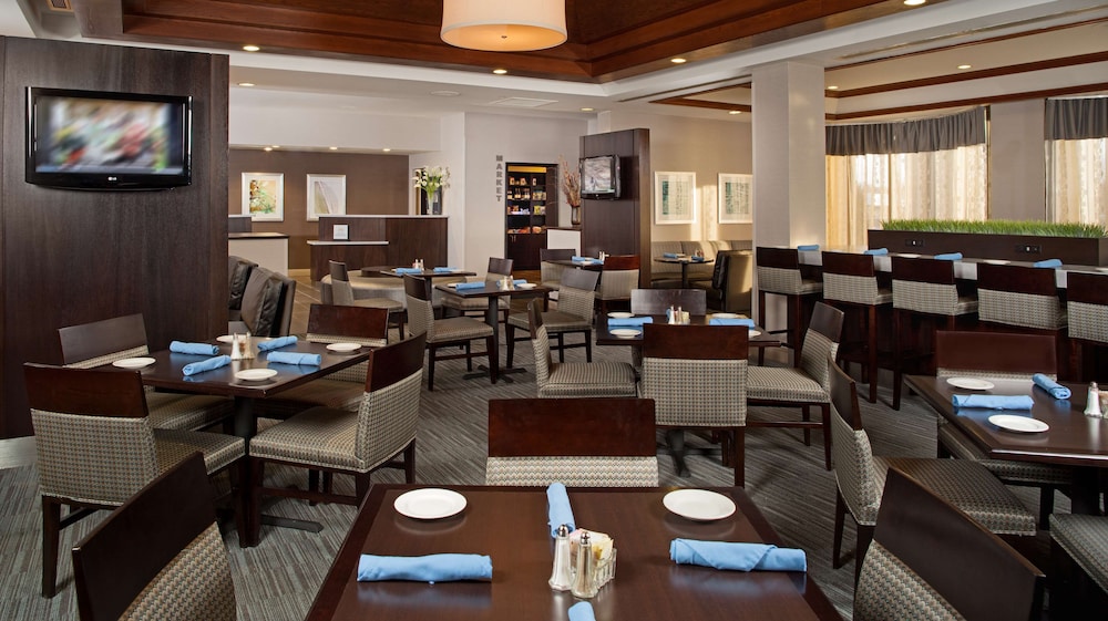 DoubleTree by Hilton Hotel Chicago Wood Dale Elk Grove - photo 26