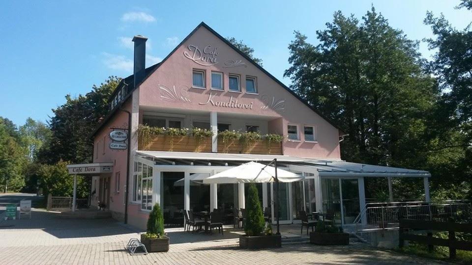 Hotel Konditorei Cafe Dora — Munchberg
