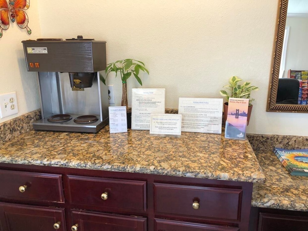 Holiday Motel Oakdale - photo 5