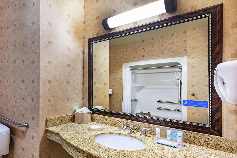 Hampton Inn & Suites Tulsa North Owasso - photo 31