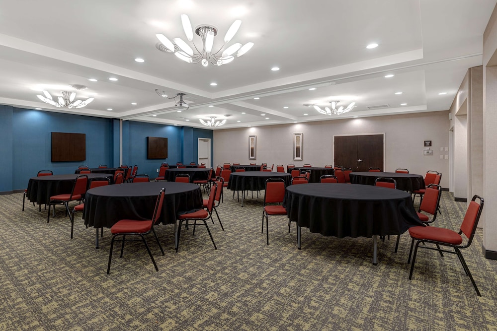 Hampton Inn & Suites Seattle Federal Way - photo 61