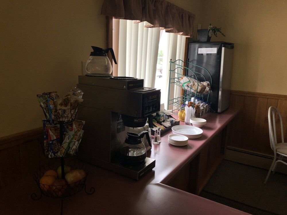 Gold Eagle Inn - photo 26