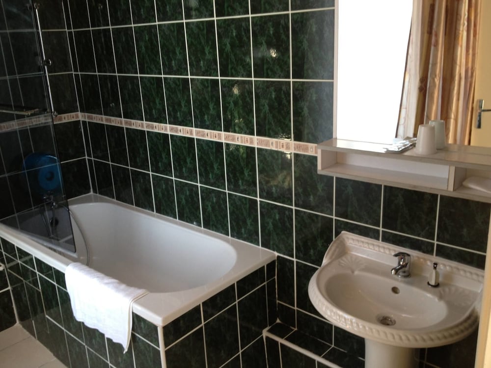 Hotel Le Bristol — Valenciennes