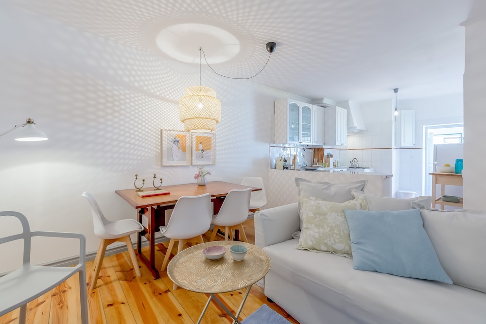 Bright & Spacious Alfama Typical Apartment Free Pick Up By TimeCool