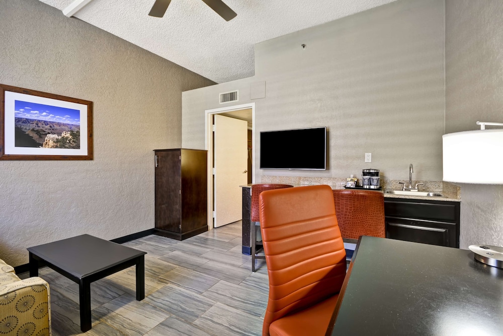 DoubleTree by Hilton Phoenix North - photo 12