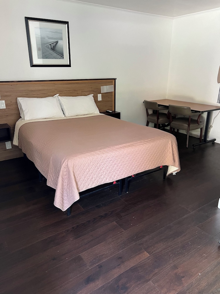 Cadet Motel — hotel in Cornwall