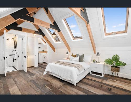 A Majestic Victorian Private Rear Access Quarters — Melbourne