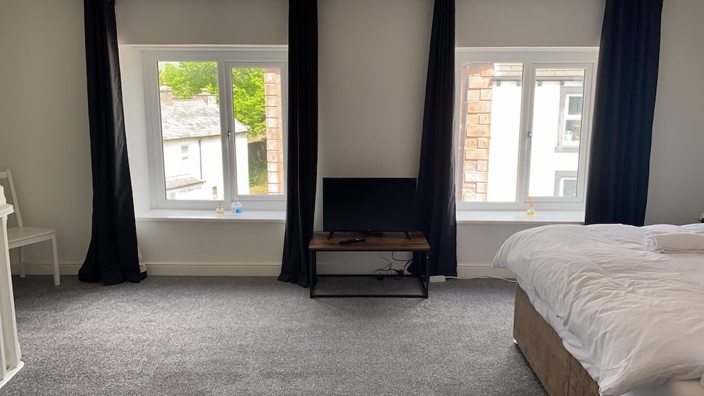 Victoria — Egremont