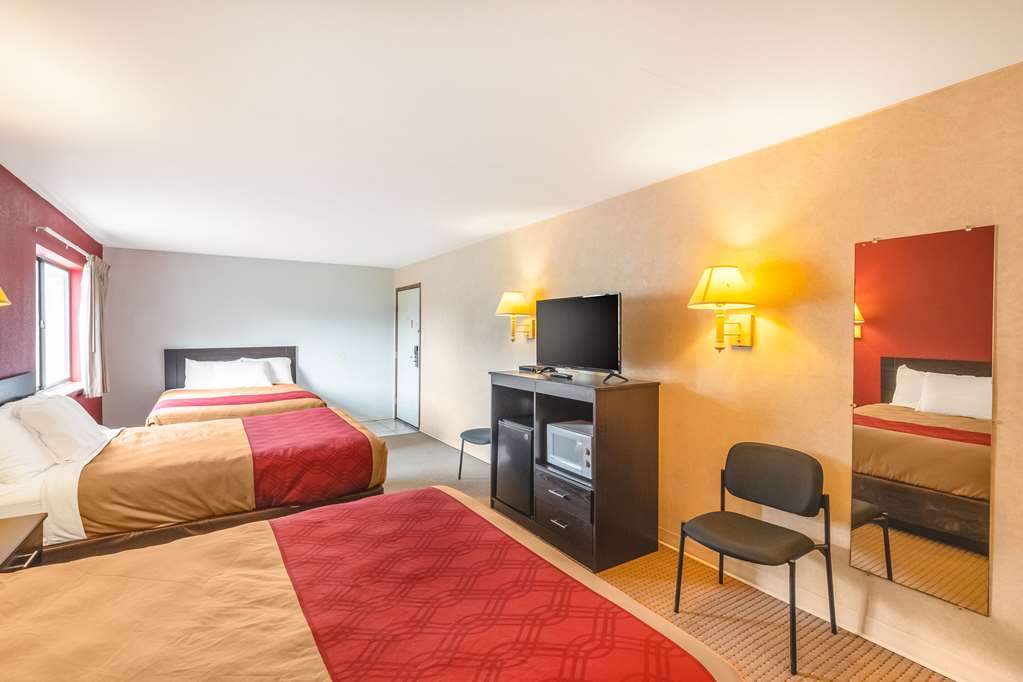 Econo Lodge Fredericksburg - photo 13