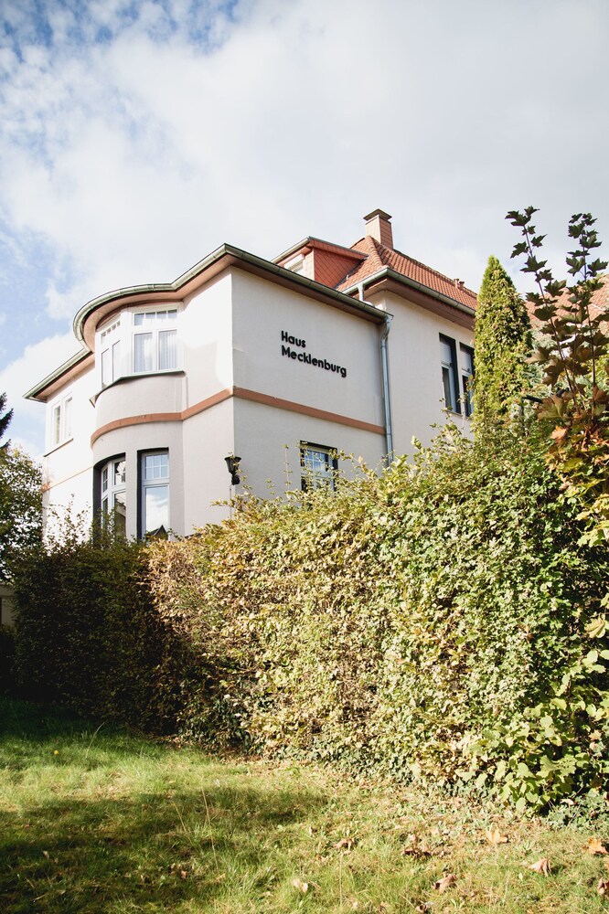 Haus Mecklenburg Hotel Pension — Bad Salzuflen