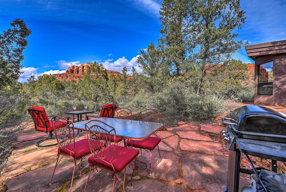 Private Patio and Red Rock Views Sedona Apt — 4-Star Luxury Hotel in Sedona, United States