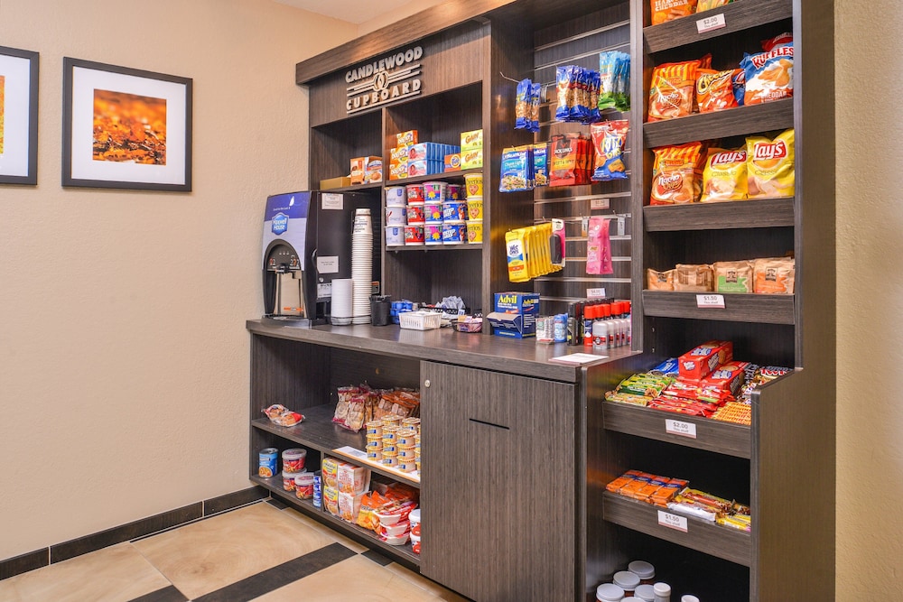 Candlewood Suites Beaumont by IHG - photo 22
