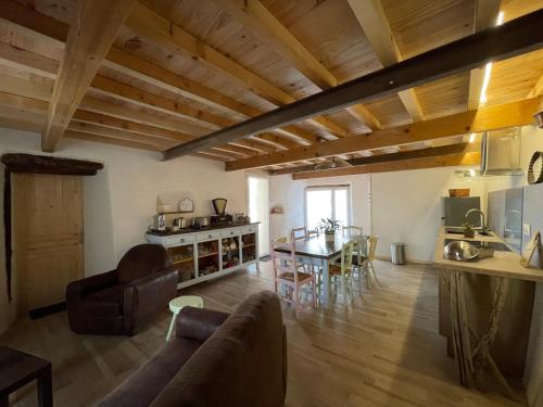 L'ancienne Etable — hotel in Brens