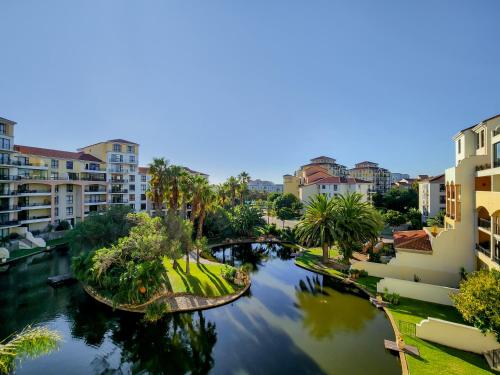 Walkable pools park and great for families — 4-Star Luxury Hotel in Cape Town, South Africa