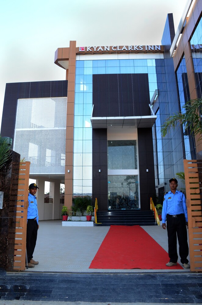 Kyan Hotel in Sultanpur, India