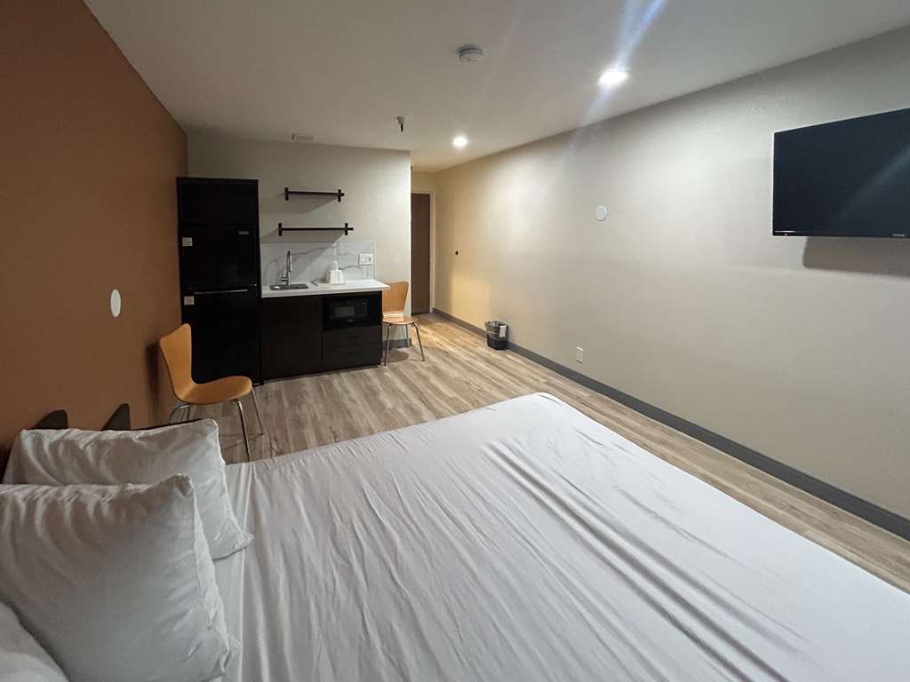 Studio6 Suites Cameron Park CA Folsom - photo 9