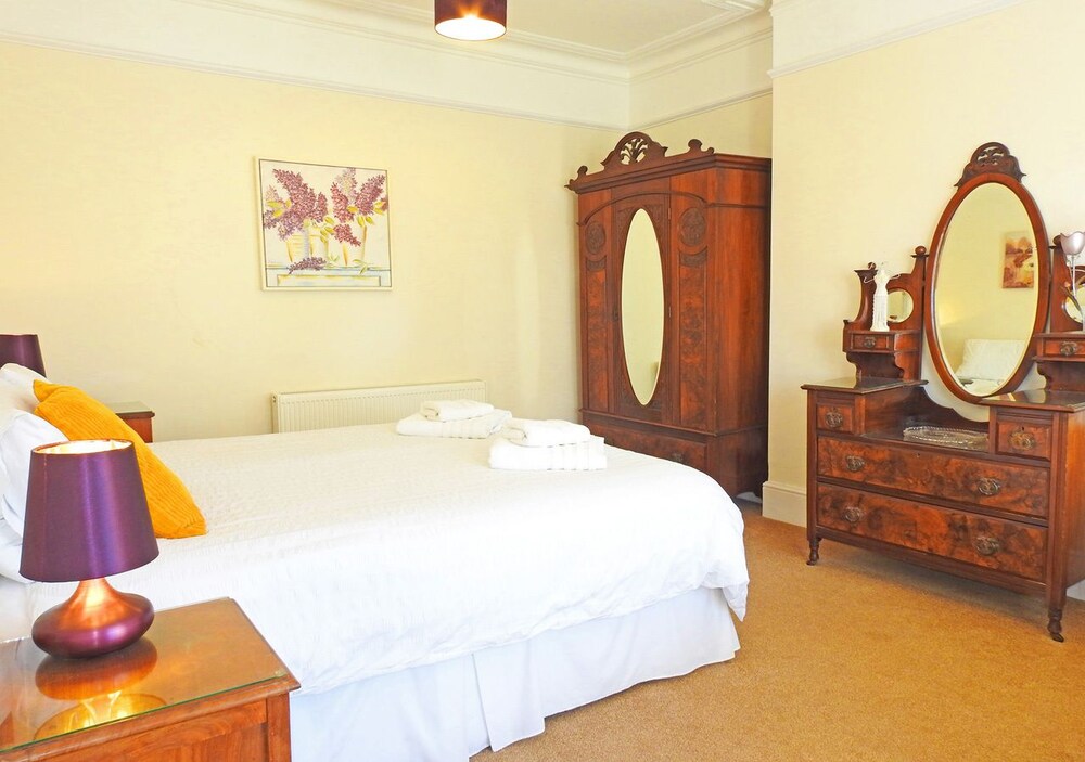 Stoke villas — 4-Star Luxury Hotel in Gosport, United Kingdom