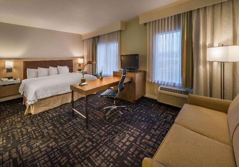 Hampton Inn & Suites Reno - photo 40