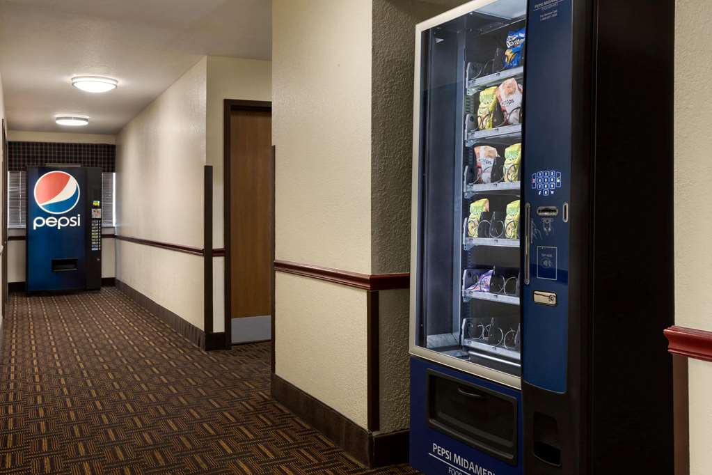 Super 8 by Wyndham Sikeston Miner Area - photo 24