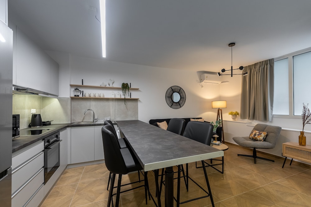 Phaedrus Living Downtown Flat Acropolis — 4-Star Luxury Hotel in Athens, Greece