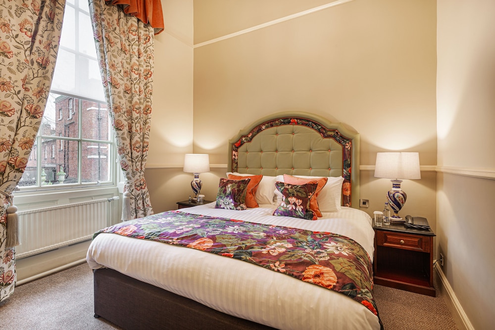 The Wynnstay Hotel & Spa Oswestry Shropshire — Oswestry — photo 3