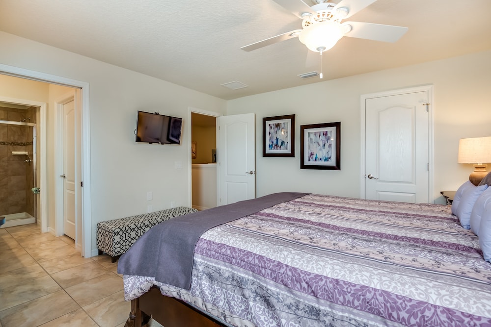 Townhome W private Pool & Free On site Water Park - photo 11