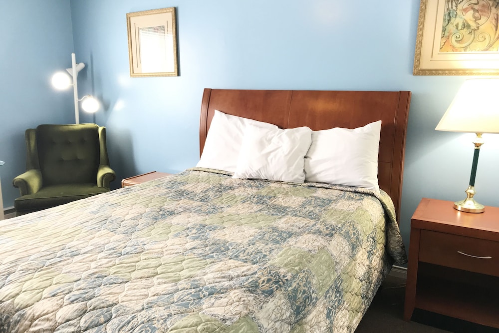 Bayside Motel — Quinte West