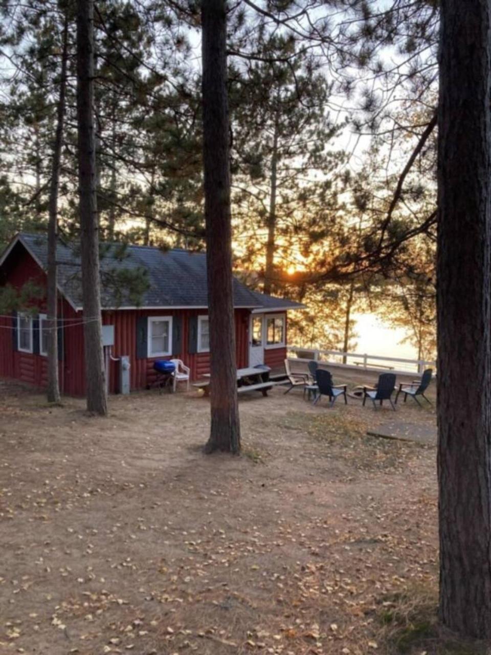 Lake Breeze Loons Landing Resort Cabin 4 — Rhinelander