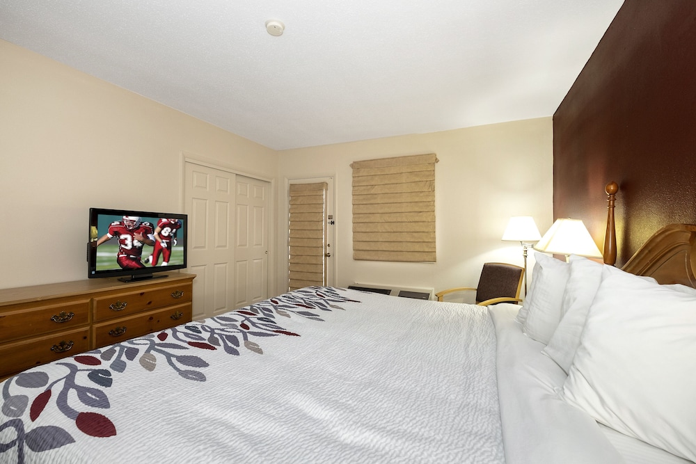 Red Roof Inn & Suites Hazleton - photo 15