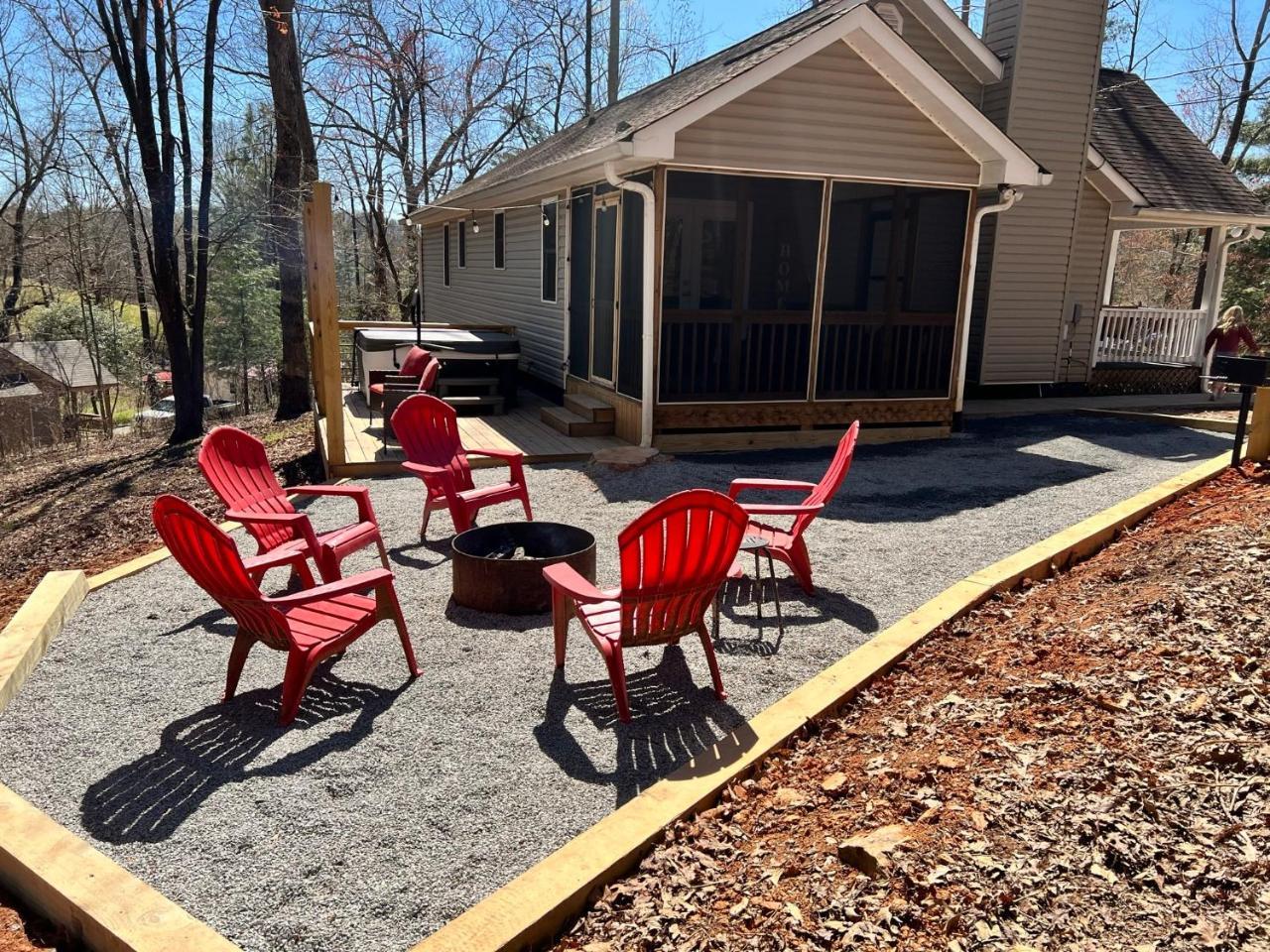 Less than 3 miles to Downtown with firepit - photo 3