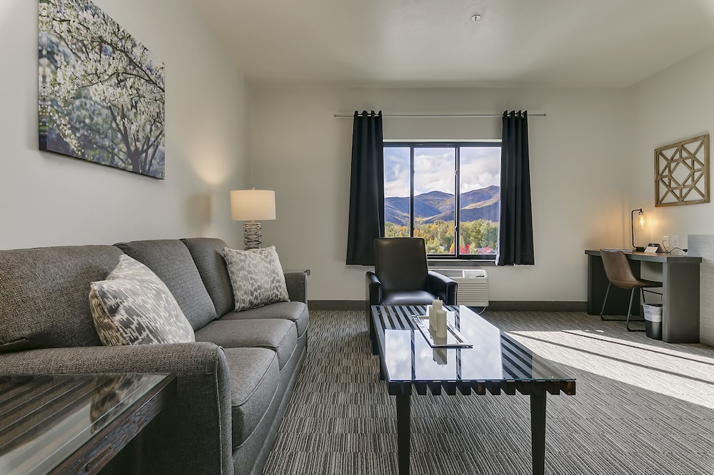 Silver Creek Hotel - photo 93