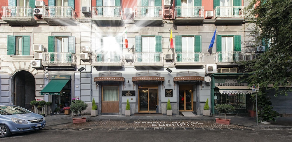 Grand Hotel Europa — hotel in Naples