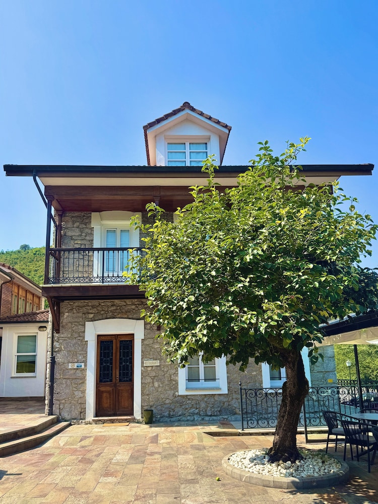Hotel Quinta Solera — Oviedo