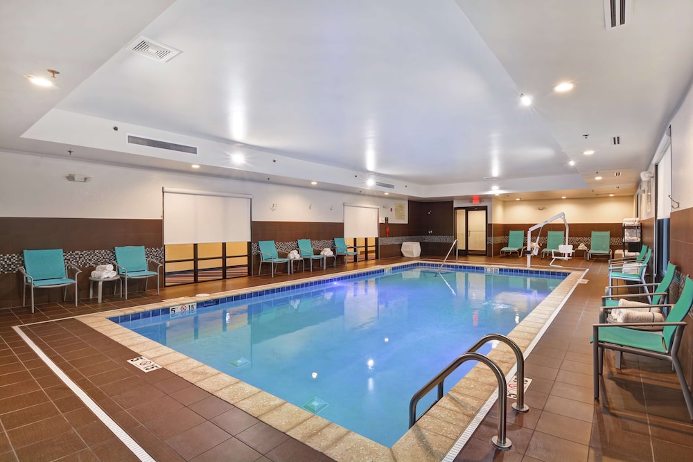 Hampton Inn & Suites Ashland - photo 44