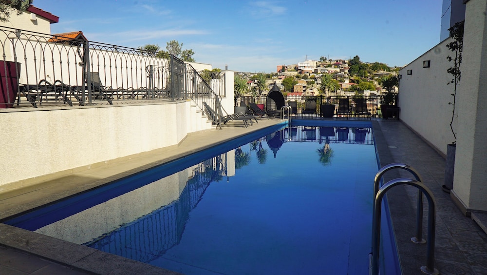 Rooftop pool
