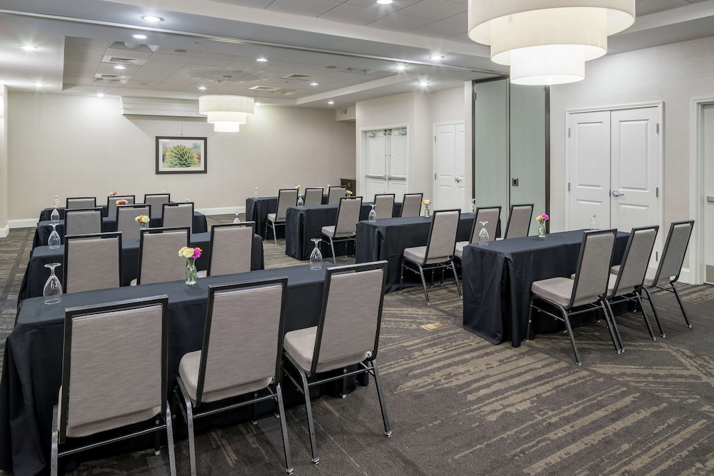 Hilton Garden Inn Dothan - photo 49