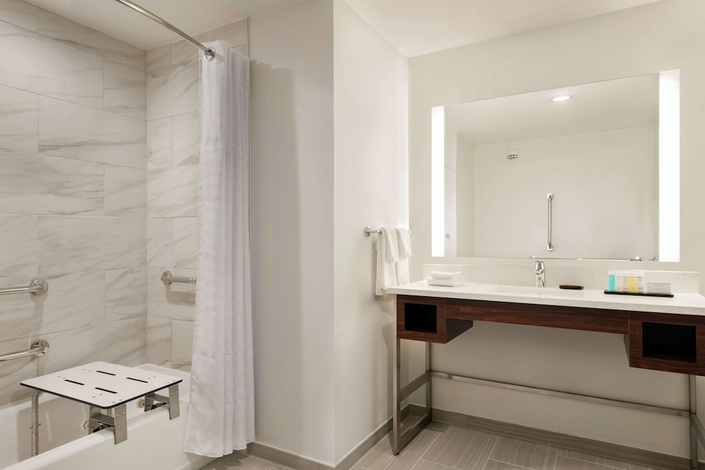 Embassy Suites by Hilton Noblesville Indianapolis Convention Center - photo 32