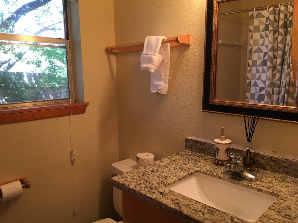 The Cove Bnb - photo 16