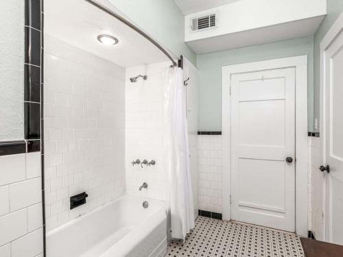 Beach Bum Inn - photo 48