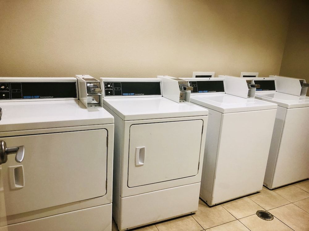 La Quinta Inn and Suites by Wyndham Lake Charles Casino Area - photo 9