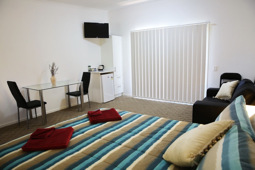 Honeybee Country Accommodation — Noosa Heads
