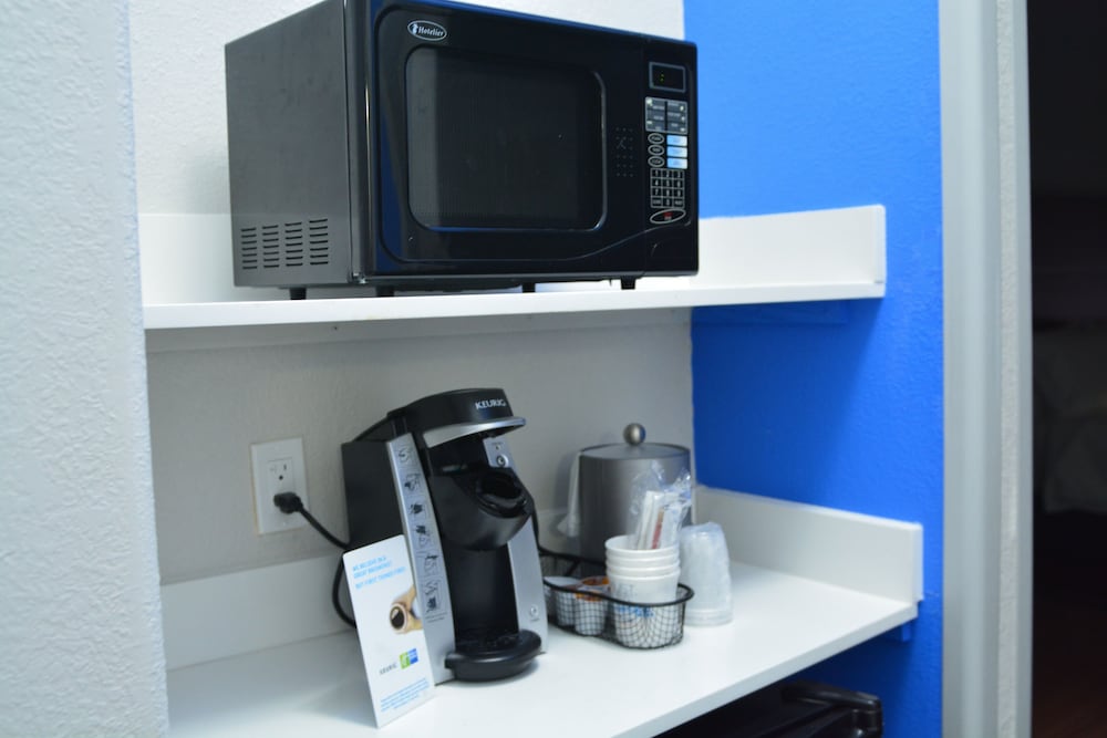 Holiday Inn Express Hotel & Suites Seguin by IHG - photo 21