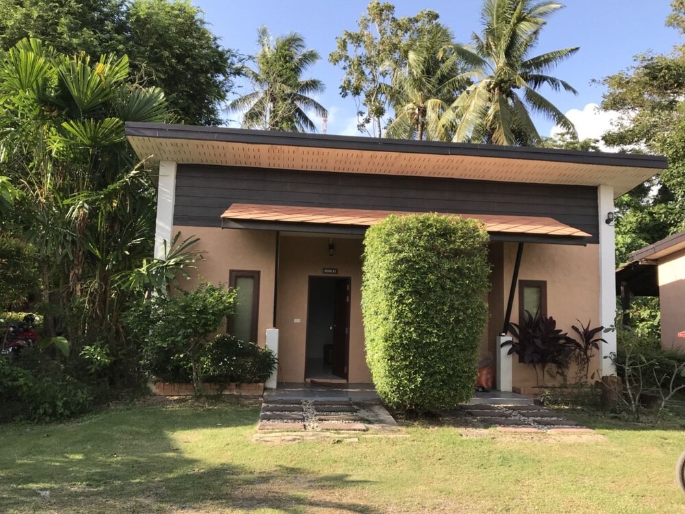 Baan Suan Rim Klong in Ko Lanta, Thailand