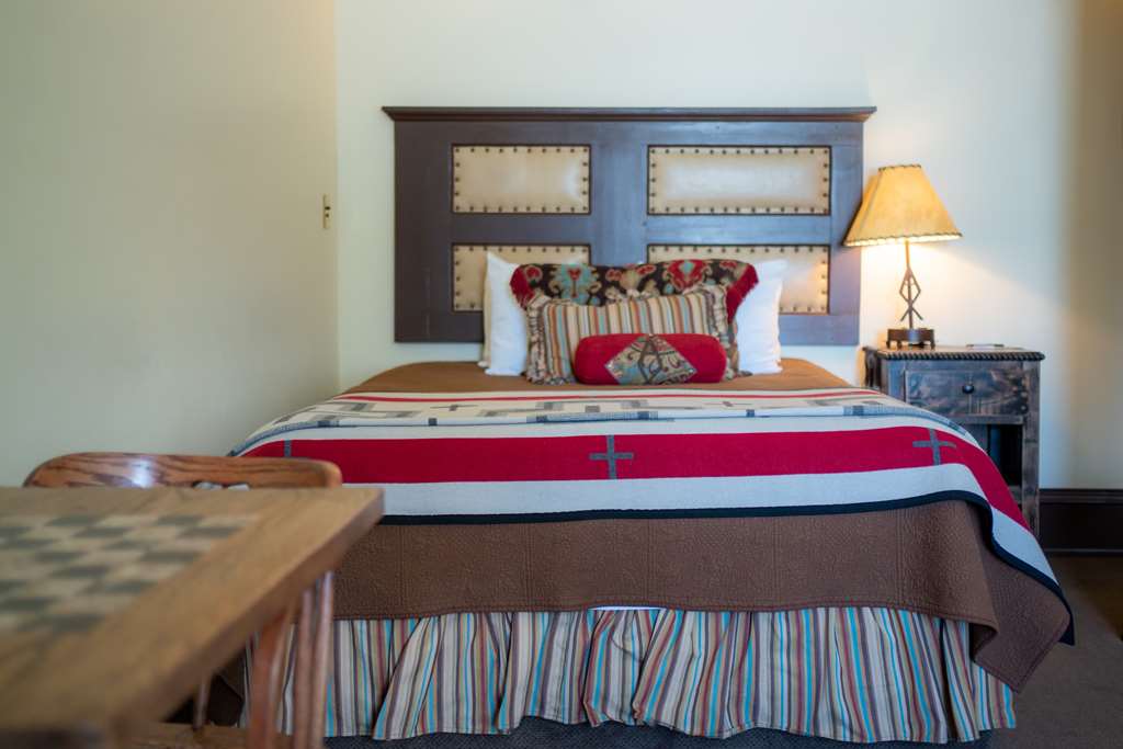 Sheridan Inn B W Signature Collection - photo 2