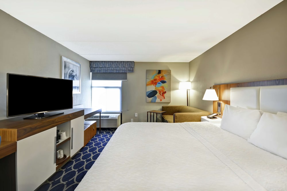 Hampton Inn Auburn - photo 10