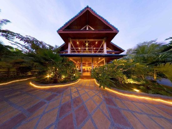Zanas Oasis Hotel in Rawai, Thailand