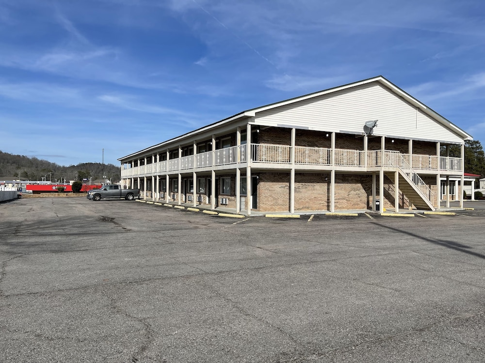 Covered Bridge Inn & Suites - photo 14